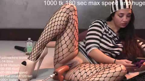 Snapshot of sugar_skin chatting on 17, 10, 2025 sugar_skin online show from 17, 10, 2025