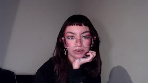 Snapshot of sugarthekitten chatting on 8, 11, 2025 sugarthekitten online show from 8, 11, 2025