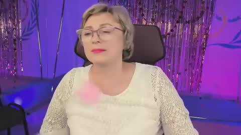 Vivien online show from 19, 2, 2025