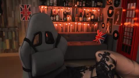 Vivien online show from 23, 2, 2025