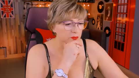 Vivien online show from 5, 10, 2025