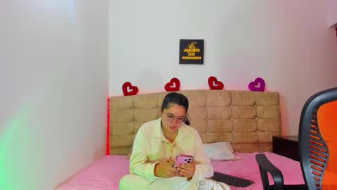 summer_girls01 online show from 7, 10, 2025