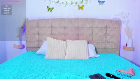 Snapshot of summer_girls01 chatting on 21, 3, 2026 summer_girls01 online show from 21, 3, 2026