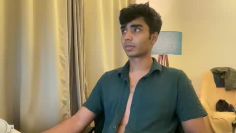 Snapshot of summiter chatting on 1, 10, 2025 summiter online show from 1, 10, 2025