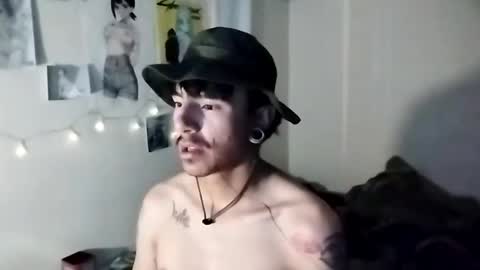 Snapshot of sun_apolo chatting on 2, 1, 2025 sun_apolo online show from 2, 1, 2025