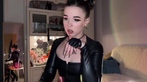 Miss Nelly online show from 19, 12, 2024