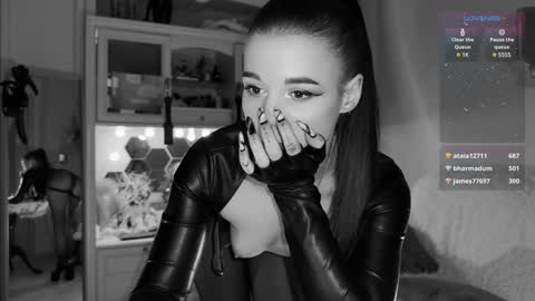 Miss Nelly online show from 30, 12, 2024