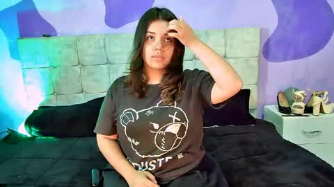 Snapshot of sun_maia chatting on 23, 4, 2026 Sun online show from 23, 4, 2026