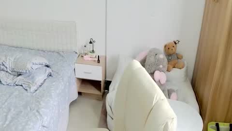 Snapshot of sun_yummy chatting on 10, 11, 2025 Lucis online show from 10, 11, 2025