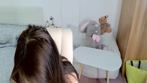 Snapshot of sun_yummy chatting on 16, 11, 2025 Lucis online show from 16, 11, 2025