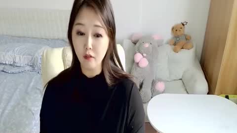 Snapshot of sun_yummy chatting on 18, 11, 2025 Lucis online show from 18, 11, 2025