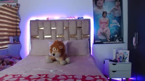 Snapshot of sunflower_dance chatting on 25, 11, 2025 Jeraldine online show from 25, 11, 2025