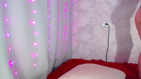 Snapshot of sunloveandwe chatting on 7, 6, 2026 Mistress Eve online show from 7, 6, 2026