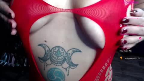 Snapshot of sunni_hottie chatting on 5, 10, 2025 Sunni Knight online show from 5, 10, 2025