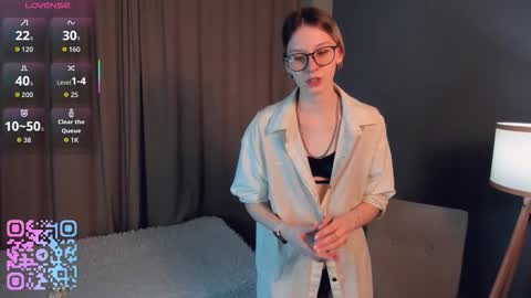 Snapshot of sunnivagaillard chatting on 3, 3, 2026 Kiki online show from 3, 3, 2026