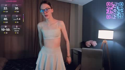 Snapshot of sunnivagaillard chatting on 26, 3, 2026 Kiki online show from 26, 3, 2026