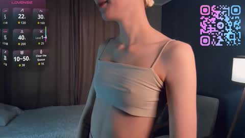 Snapshot of sunnivagaillard chatting on 30, 3, 2026 Kiki online show from 30, 3, 2026