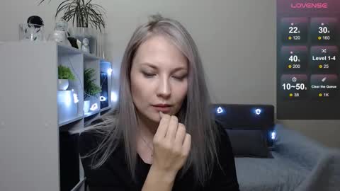 Snapshot of sunny_bunny6 chatting on 16, 12, 2024 Naomi online show from 16, 12, 2024