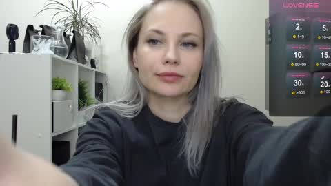 Snapshot of sunny_bunny6 chatting on 23, 12, 2024 Naomi online show from 23, 12, 2024