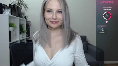 Snapshot of sunny_bunny6 chatting on 28, 12, 2024 Naomi online show from 28, 12, 2024