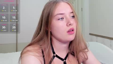 Snapshot of sunny_love__ chatting on 18, 11, 2025 Vanessa online show from 18, 11, 2025