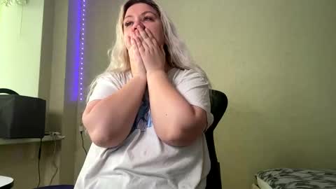 Snapshot of sunny_mood chatting on 9, 1, 2025 sunny mood online show from 9, 1, 2025