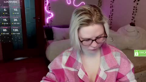 Snapshot of sunny_mood chatting on 2, 2, 2025 sunny mood online show from 2, 2, 2025