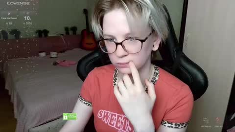 Snapshot of sunny_mood chatting on 26, 4, 2026 sunny mood online show from 26, 4, 2026