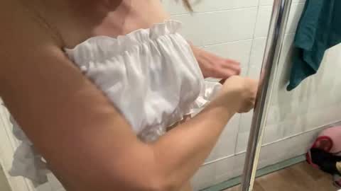 Snapshot of sunnyamysunny chatting on 9, 9, 2025 Amy online show from 9, 9, 2025