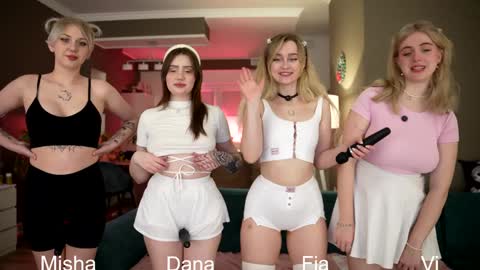 Snapshot of sunnyfia chatting on 5, 1, 2025 Fia  -  TG -  Mia -  Alice -  online show from 5, 1, 2025