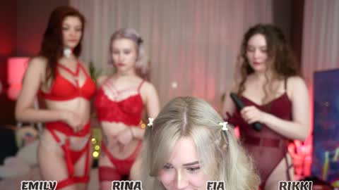 Snapshot of sunnyfia chatting on 19, 9, 2025 Fia  -  TG -  Mia -  Alice -  online show from 19, 9, 2025