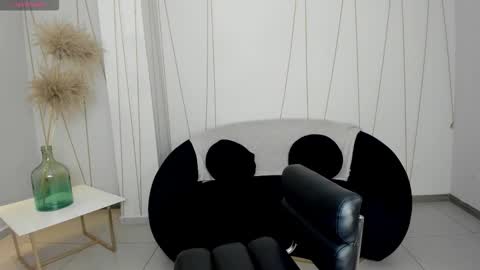 Sunny Rivers online show from 3, 2, 2026