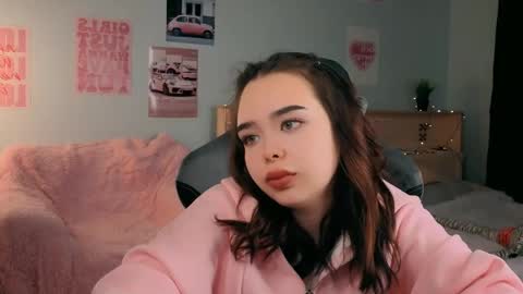 Snapshot of sunsetberry chatting on 29, 4, 2026 Luna online show from 29, 4, 2026