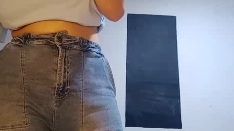 Snapshot of sunshine_days chatting on 7, 12, 2024 Annie online show from 7, 12, 2024