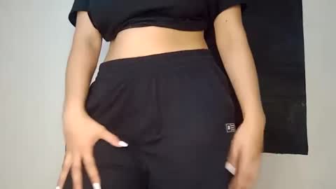 Snapshot of sunshine_days chatting on 18, 12, 2024 Annie online show from 18, 12, 2024