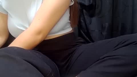 Snapshot of sunshine_days chatting on 27, 12, 2024 Annie online show from 27, 12, 2024