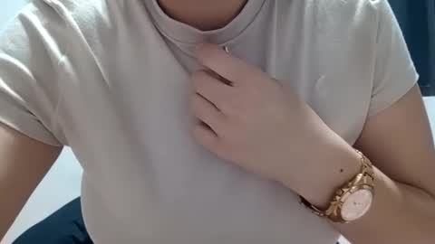 Snapshot of sunshine_days chatting on 1, 1, 2025 Annie online show from 1, 1, 2025