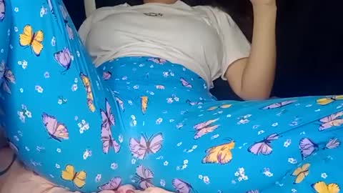 Snapshot of sunshine_days chatting on 5, 1, 2025 Annie online show from 5, 1, 2025