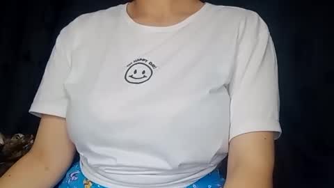 Snapshot of sunshine_days chatting on 6, 1, 2025 Annie online show from 6, 1, 2025