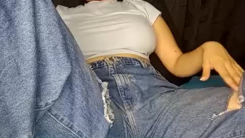 Snapshot of sunshine_days chatting on 17, 1, 2025 Annie online show from 17, 1, 2025