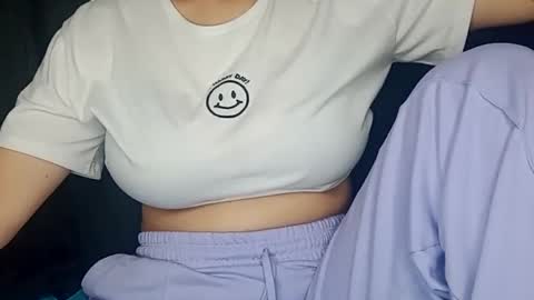 Snapshot of sunshine_days chatting on 18, 1, 2025 Annie online show from 18, 1, 2025