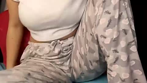 Snapshot of sunshine_days chatting on 10, 2, 2025 Annie online show from 10, 2, 2025