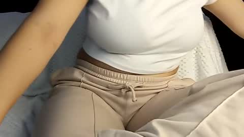 Snapshot of sunshine_days chatting on 9, 3, 2025 Annie online show from 9, 3, 2025