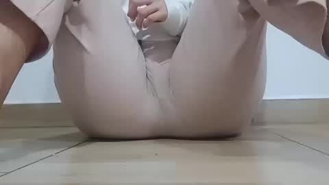 Snapshot of sunshine_days chatting on 15, 10, 2025 Annie online show from 15, 10, 2025