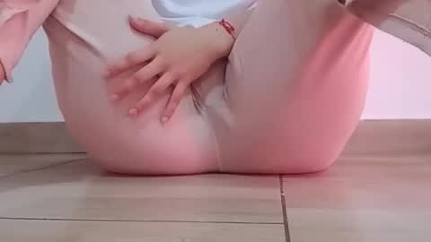 Snapshot of sunshine_days chatting on 17, 10, 2025 Annie online show from 17, 10, 2025