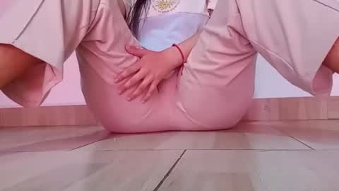 Snapshot of sunshine_days chatting on 20, 10, 2025 Annie online show from 20, 10, 2025