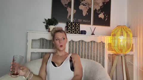 Snapshot of sunshine_diddy chatting on 20, 12, 2024 Ava online show from 20, 12, 2024