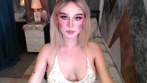 Snapshot of superh0tangelxx chatting on 23, 6, 2026 CARMINA online show from 23, 6, 2026