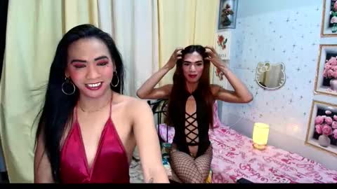 Snapshot of superlatinaasian4u chatting on 19, 9, 2025 URWILD-JASMINE online show from 19, 9, 2025