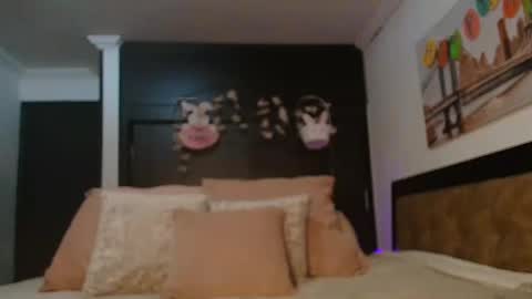 Snapshot of surella32 chatting on 30, 3, 2026 surella32 online show from 30, 3, 2026